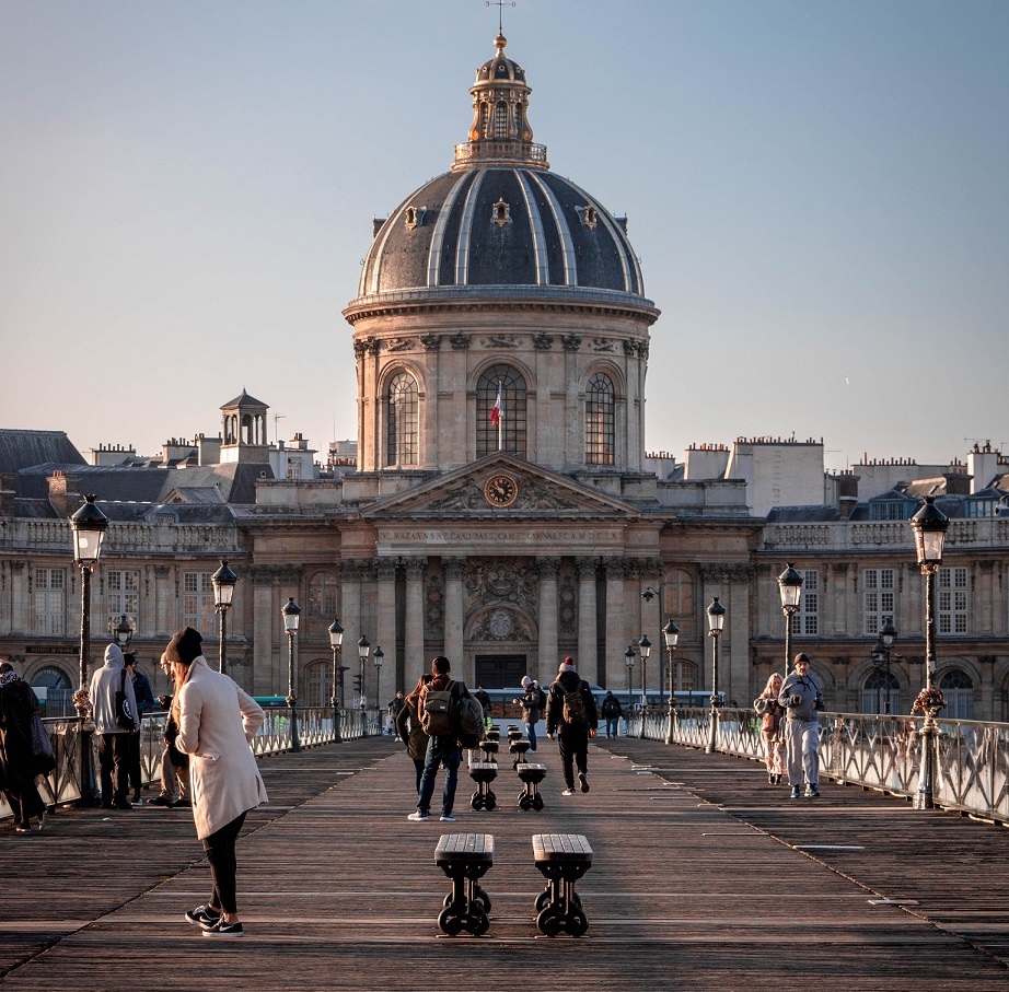 Furnishe rental in Paris - Pont des Arts