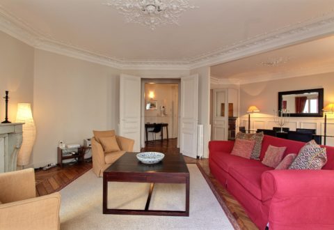 2&nbsp;bedrooms apartment rental in Paris, Rue de Vaugirard