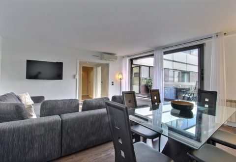 2&nbsp;bedrooms apartment rental in Paris, Rue de Berri