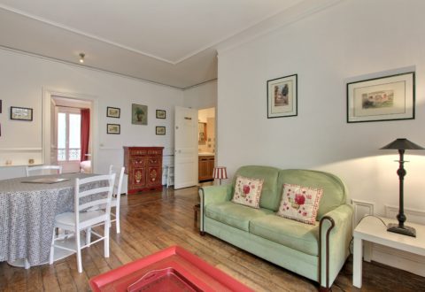 2&nbsp;bedrooms apartment rental in Paris, Place de Breteuil